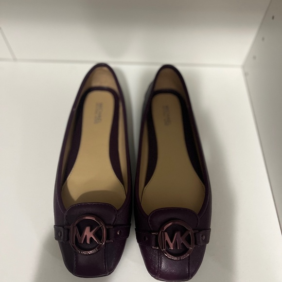 Michael Kors Plum Flats - Picture 1 of 3